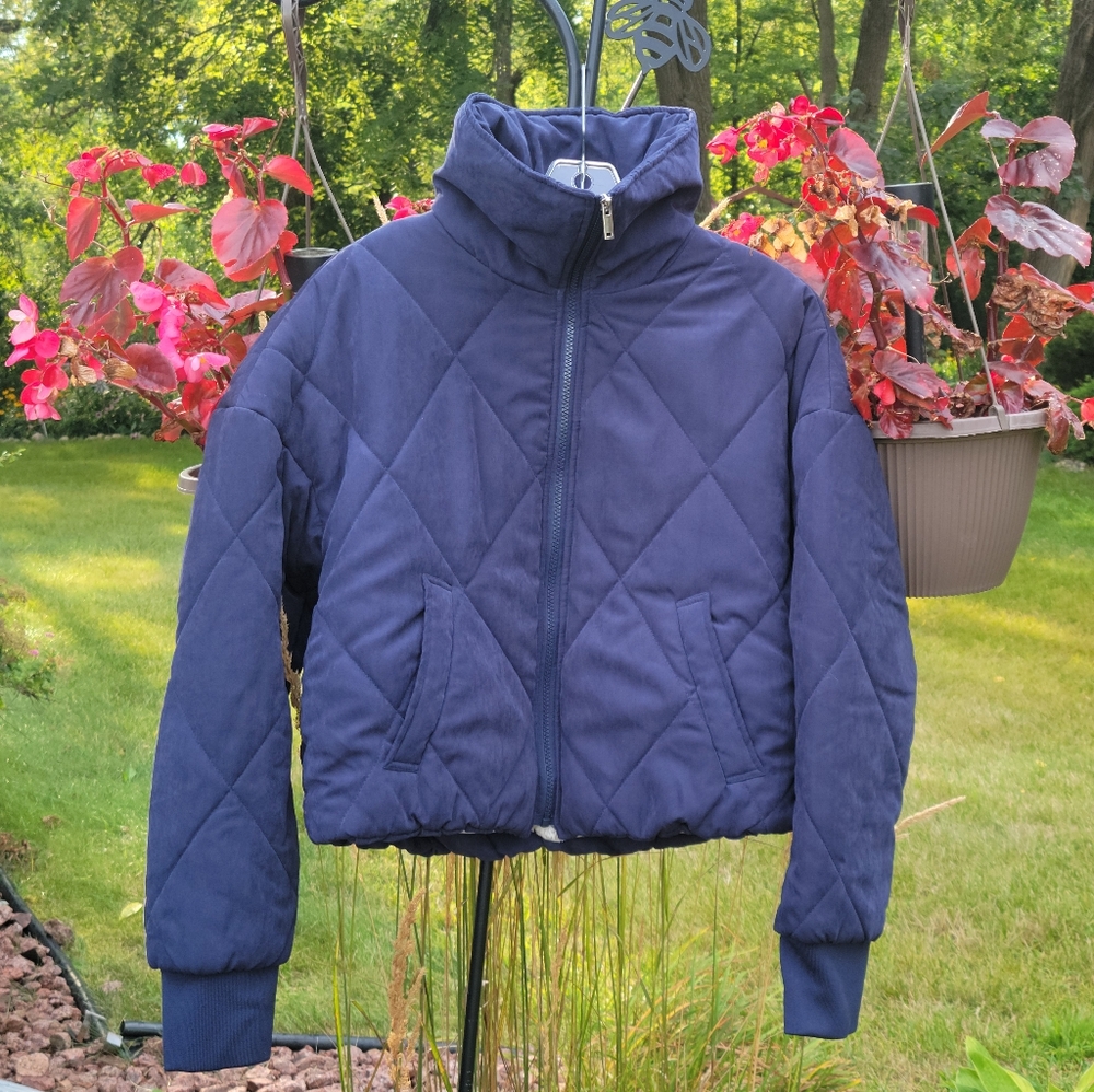 Waist length fall jacket.